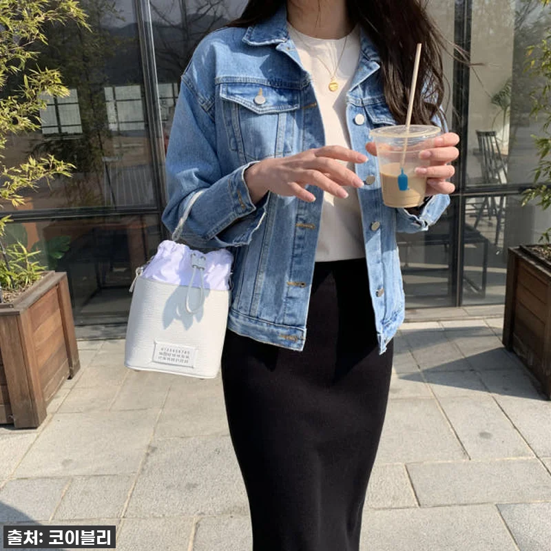 오버핏 프리미엄 연청 데님 자켓 여성 관련 이미지 3