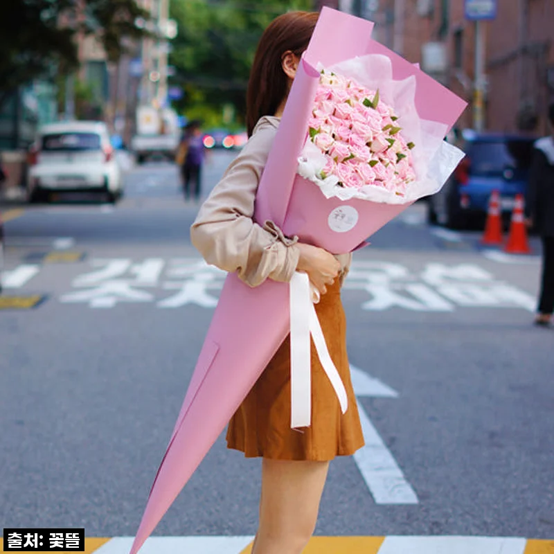핑크 장미 100송이 대형 꽃다발 사용후기 - 특별한 날을 더욱 빛내주는 선택